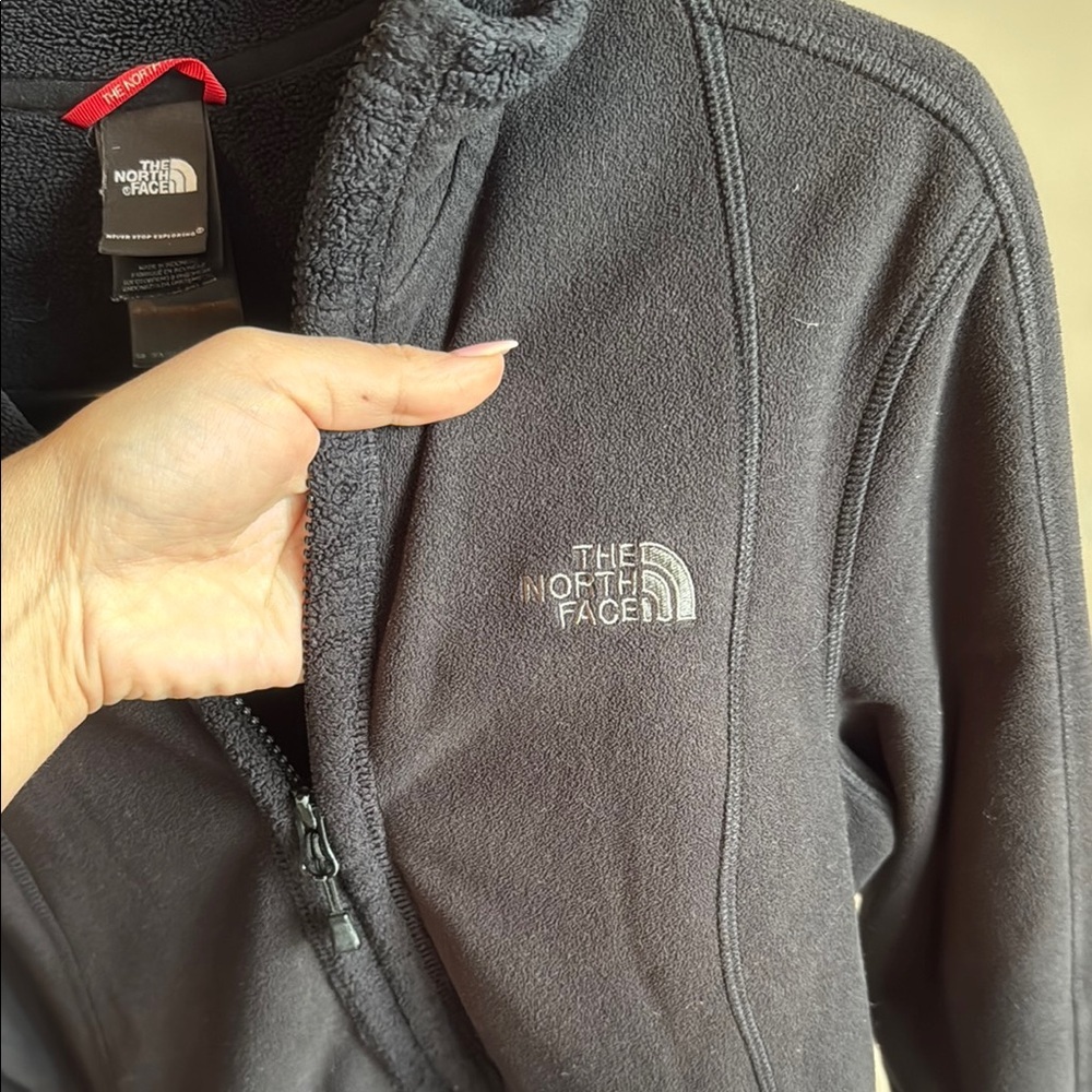 The North Face Women's Black Jacket size small - Picture 2 of 9